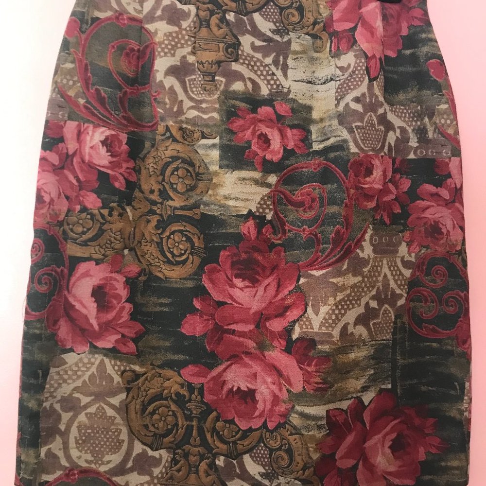Straight Skirt With Roses